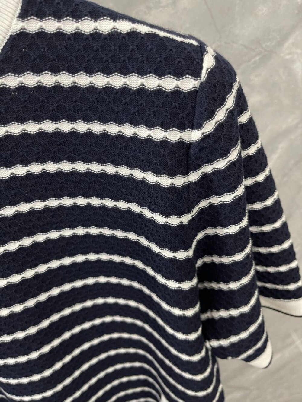 Thom Browne STRIPED HONEYCOMB RIB TEE - Picture 3 of 9